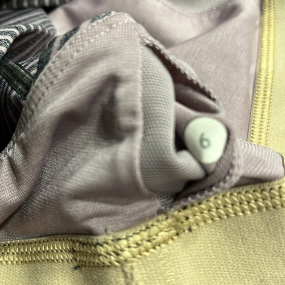 ❤️SOLD❤️Lululemon Hyper Stripe Mauvelous Heathered Black Sports Bra - Picture 4 of 6